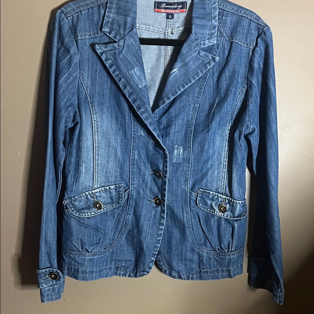 😄Distressed Jean blazer jacket washed out collar fits smaller